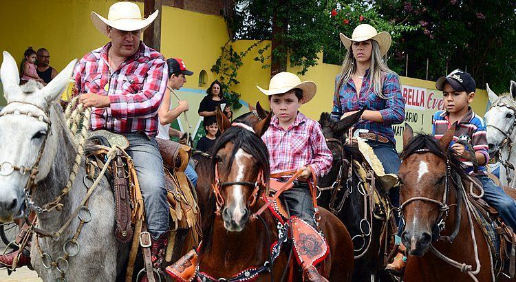 Muitas pessoas participaram da cavalgada em louvor a São Benedito. (Foto: Luis Claudio Antunes/PortalR3)