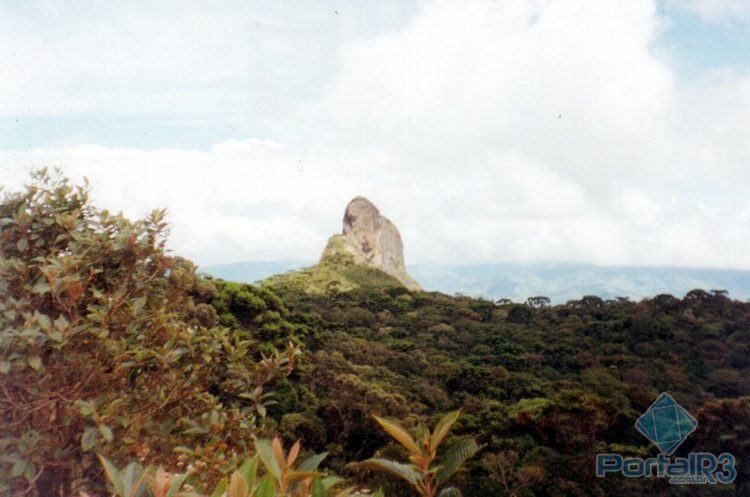 Uma das áreas verdes mais procuradas pelos visitantes é o Complexo da Pedra do Baú, também conhecido como Bauzinho, Baú e Ana Chata. (Foto: Acervo PortalR3)