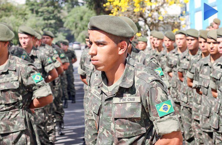 Dia do Soldado em Pindamonhangaba foi comemorado no 2º BE Cmb. (Foto: Sérgio Ribeiro/PortalR3)