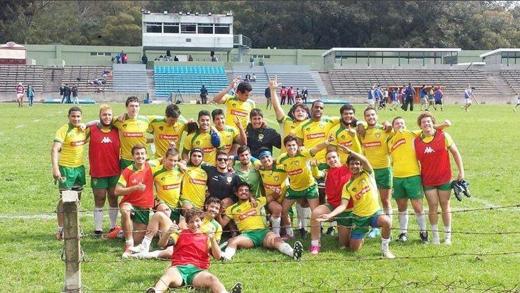 Equipe brasileira comemora 3º lugar na competição. (Foto: Rebeca Spago/CBRu/Divulgação)