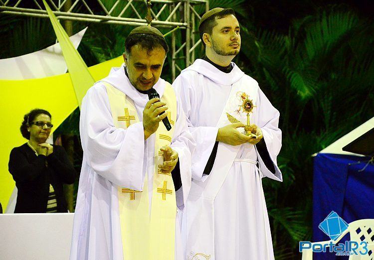 Frei Laércio (esq.) e Frei Diego, do Lar São Judas Tadeu, local da festa. (Foto: Arquivo/PortalR3)