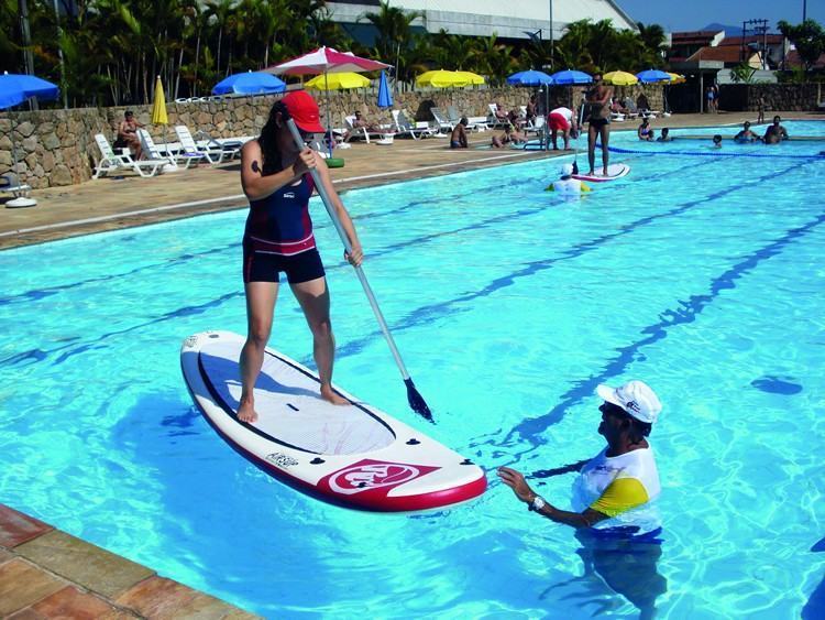 Stand up paddle é uma das atividades oferecidas no Sesc Verão 2015. (Foto: Divulgação)