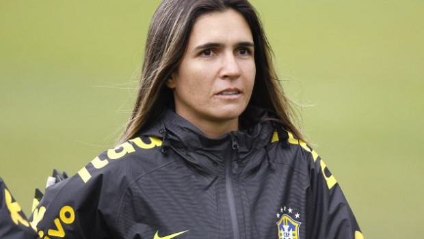 Emily Lima, técnica das categorias sub-15 e sub-17 da Seleção Brasileira, vai dirigir o São José. (Foto: Rafael Ribeiro/CBF)