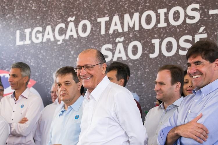 Cerimônia de entrega contou com a presença do governador Geraldo Alckmin e do prefeito de São José dos Campos, Carlinhos Almeida. (Foto: A2 Fotografia / Edson Lopes Jr.)