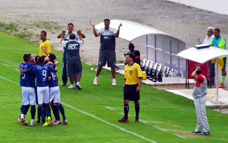 Jogadores do São José FC comemoram gol no Martins Pereira. (Foto Tião Martins/TM Fotos)