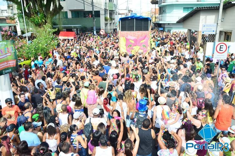 Milhares de pessoas curtem a tarde do sábado de carnaval com o Juca Teles em Pinda. (Foto: Luis Claudio Antunes/PortalR3)