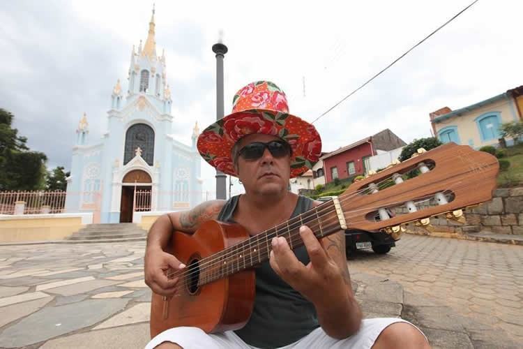 Sábado, 21, Gustavo Salinas se apresenta a partir das 9h30 na praça Dom Epaminondas trazendo em seu repertório canções da MPB. (Foto: divulgação/PMT)