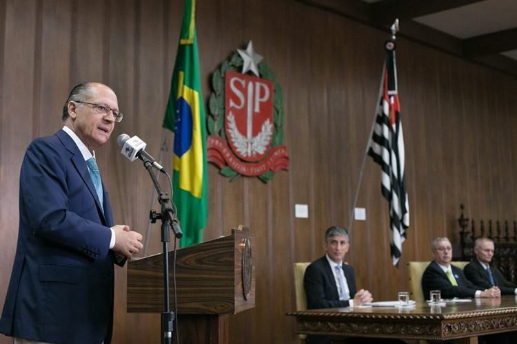 O governador Geraldo Alckmin sancionou na quinta-feira, 19, a lei que concede passe livre estudantil no Metrô, na CPTM e nos ônibus da EMTU para alunos da rede pública. (Foto: Foto: A2 Fotografia / Diogo Moreira)