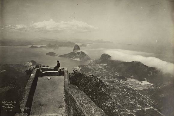 Vista da entrada da Baía de Guanabara, a partir do Morro do Corcovado. Imagem de Augusto Malta, de 1906. (Foto: Divulgação/Instituto Moreira Salles)