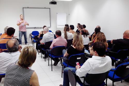 Empreendedores estiveram ontem (5/3) no Escritório Regional do Sebrae-SP em São José dos Campos para trocar experiências e fortalecer networking. (Foto: Divulgação)