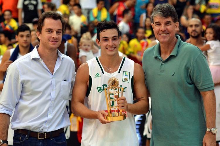 Ricardo Fischer, do Bauru, foi eleito o MVP do Jogo das Estrelas 2015. (Foto: Fotojump/LNB)