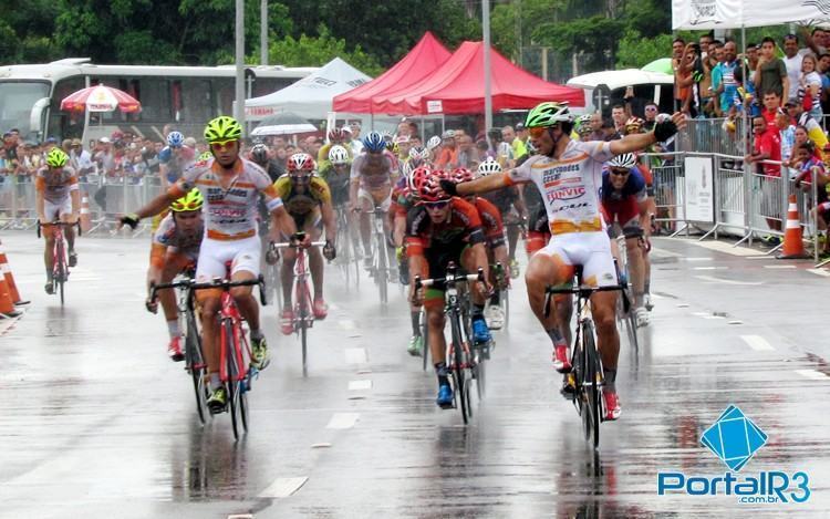Pódio da etapa teve três atletas de São José dos Campos nas primeiras posições. (Foto: Sérgio Ribeiro/PortalR3)