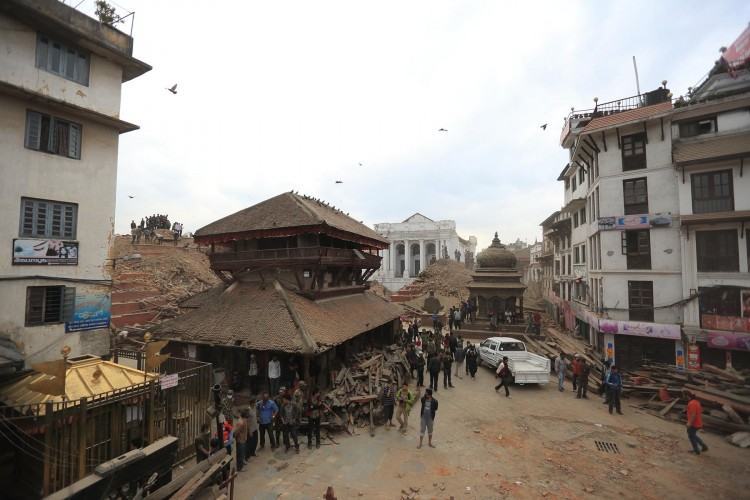 O número oficial de mortos na sequência do forte terremoto que atingiu o Nepal, no sábado (25), supera os 3,7 mil, segundo novo balanço das autoridades locais. . (Foto: Laxmi Prasad Ngakhusi / UNDP Nepal 25/04/2015)