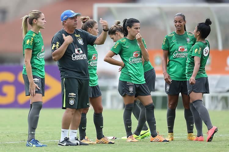 Sob o comando do técnico Vadão, meninas do Brasil começaram a sua jornada no Canadá com vitória sobre a Coréia. (Foto: Rafael Ribeiro / CBF)