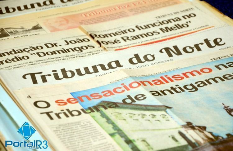 Jornais da Tribuna contam a história da Princesa do Norte ao longo dos anos. (Foto: Luis Claudio Antunes/PortalR3)