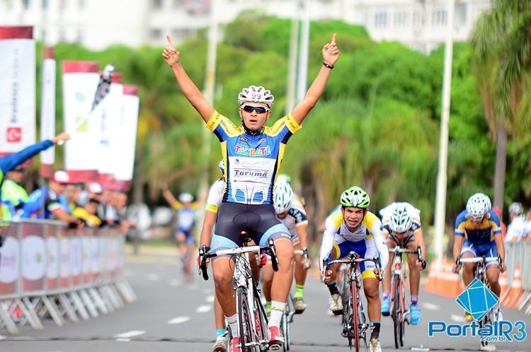 Lucas Couto, de Taubaté, venceu na Júnior. (Foto: Luis Claudio Antunes/bike76)