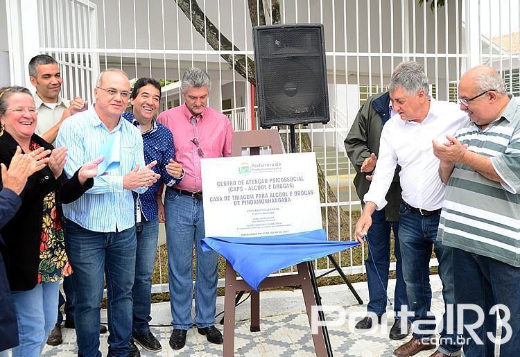 Autoridades na inauguração do novo prédio da Saúde de Pindamonhangaba. (Foto: Luis Claudio Antunes/PortalR3)