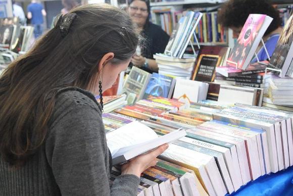 Preço fixo para os livros foi tema de debate na 13ª Flip, em Paraty . (Foto: Arquivo/Agência Brasil)
