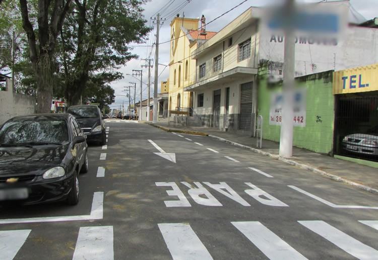 Nova sinalização na rua. (Foto: Divulgação/PMP)