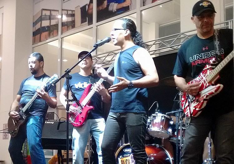 Para começar a festa, a banda 1000 Volts agitará a plateia com muito rock, na próxima quinta-feira (4), a partir das 20h. (Foto: Divulgação)