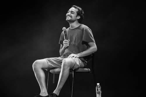 No sábado, dia 5, Eduardo Sterblich, o humorista revelação do programa Pânico sobe ao palco com a comédia Use-Me. (Foto: Divulgação/PMT)