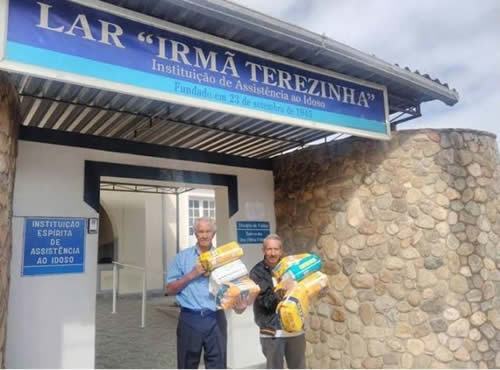 Foram arrecadados 170 pacotes de fraldas geriátricas que foram entregues na última semana ao Lar de idosos Irmã Terezinha. (Foto: Divulgação)