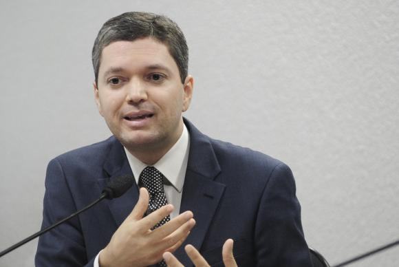 O ministro da Transparência, Fiscalização e Controle , Fabiano Silveira. (Foto: Geraldo Magela/Câmara dos Deputados)
