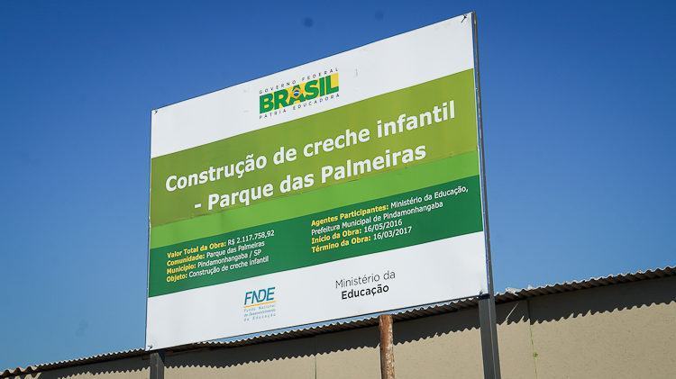 Placa mostra início das obras no Parque das Palmeiras. (Foto: Divulgação/PMP)