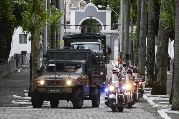 Forças armadas realizam ensaio com tropas militares como parte do treinamento para as olimpíadas Rio 2016. (Foto: Tomaz Silva/Agência Brasil)