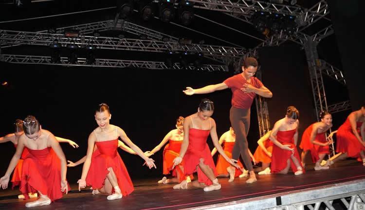 Mostra de Dança da Fundaci realizada na semana passada teve a participação dos alunos das oficinas culturais. (Foto: Camila Migliorini/PMI)