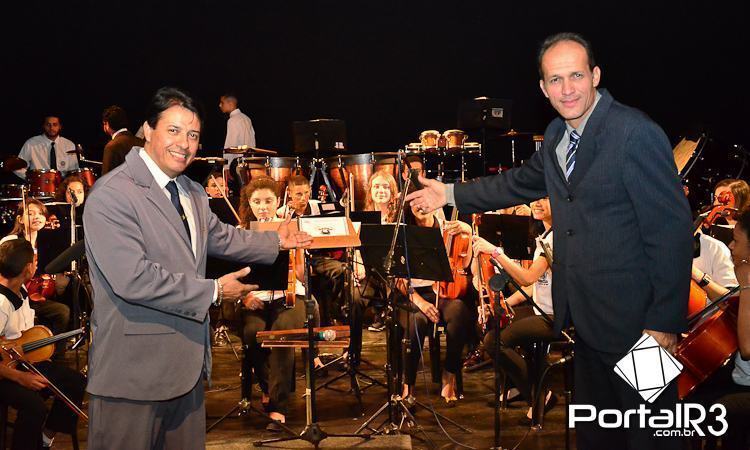 Maestro Marcos Souza (esq.) e maestro Willians Silva. (Foto: Luis Claudio Antunes/PortalR3)