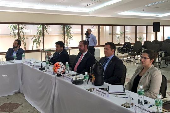 Reinaldo Carneiro Bastos, presidente da FPF, participou da reunião na Conmebol nesta terça-feira (Foto: Divulgação/Twitter)
