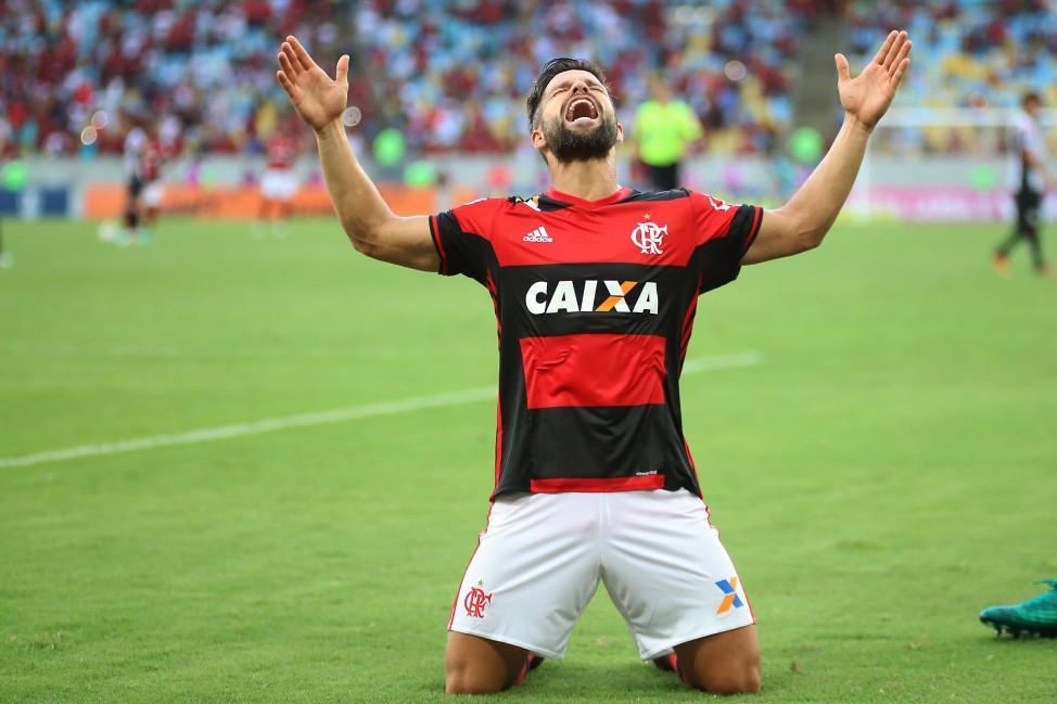 O meia Diego comemora o segundo gol do Fla contra a sua ex-equipe. (Foto: Gilvan de Souza / Flamengo)