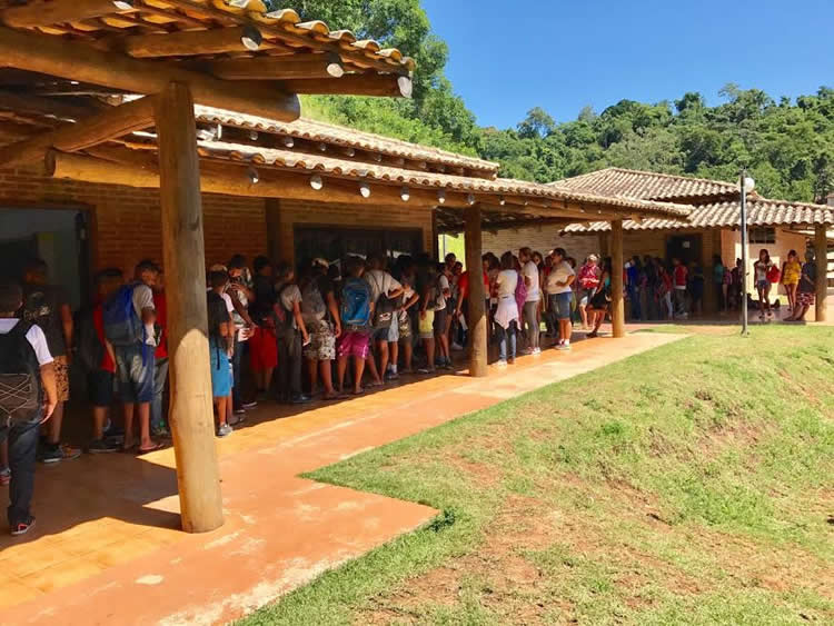 Educação e Saúde unidas para vacinar adolescentes em Ilhabela - PortalR3