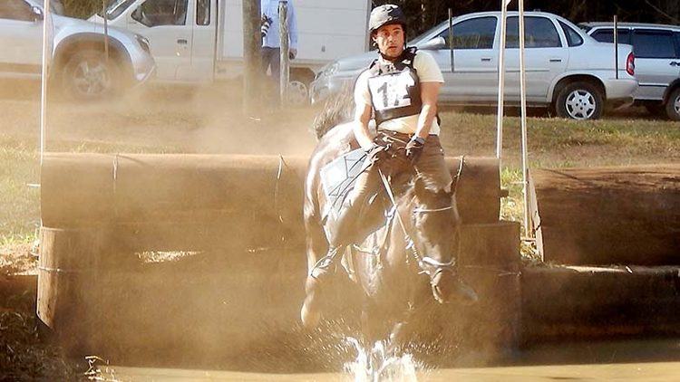 Rico Basano ficou em primeiro lugar na quarta etapa do Campeonato Brasileiro de Hipismo Rural, realizada no domingo (22), em Rio Claro. (Foto: Divulgação)