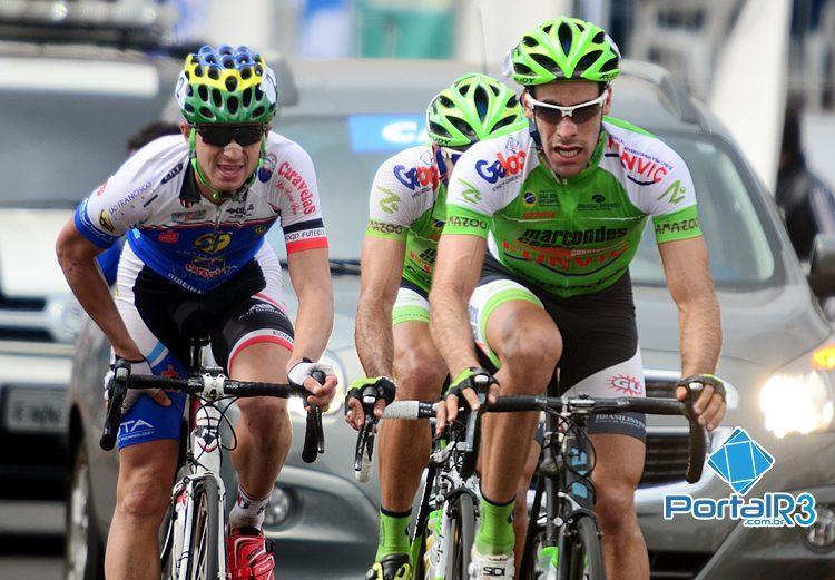 Antônio Garnero, Roberto Silva e Thiago Nardin durante a fuga. (Foto: Luis Claudio Antunes/PortalR3)