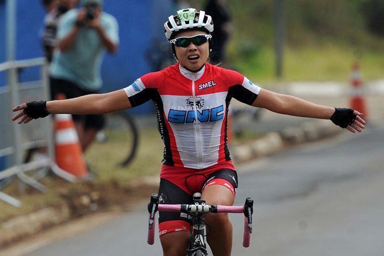 Sílvia comemorou entre as mulheres. (Foto: Ivan Storti/FPCiclismo)