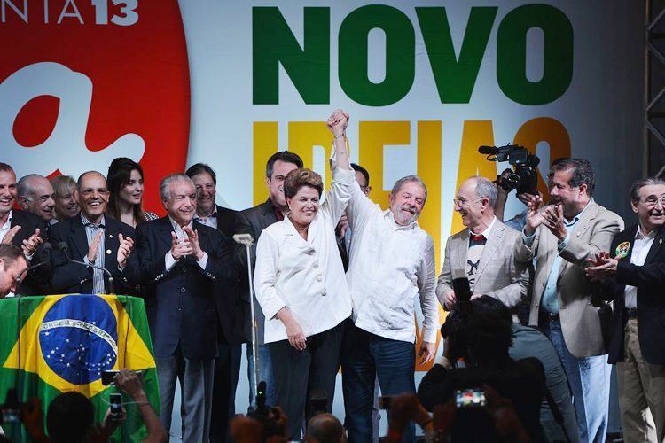 Presidenta reeleita, Dilma Rousseff, e o ex-presidente Lula durante evento em hotel em Brasília. (Foto: Fabio Rodrigues Pozzebom /Agência Brasil)