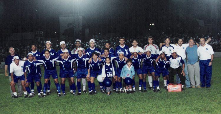 Time campeão da Séria A3 em 2003. (Foto: Pedro Nogueira