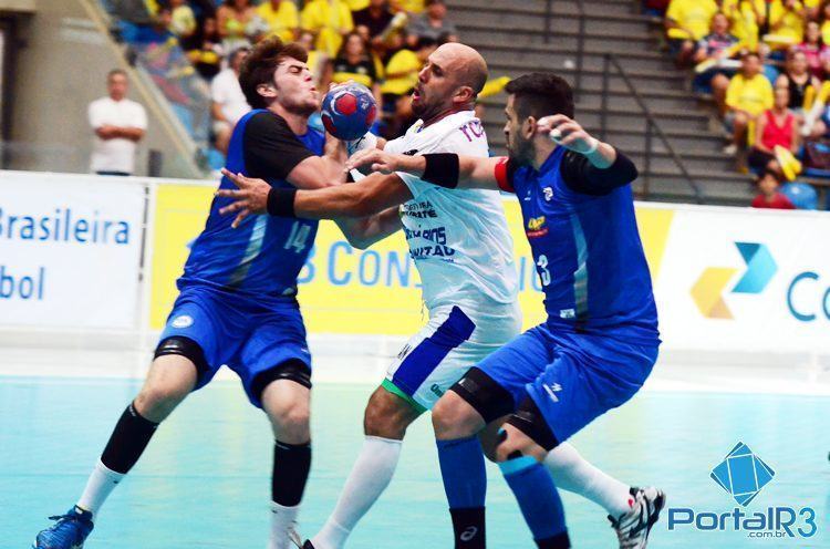 Lance da partida entre Taubaté e EC Pinheiros. (Foto: Luis Claudio Antunes/PortalR3)