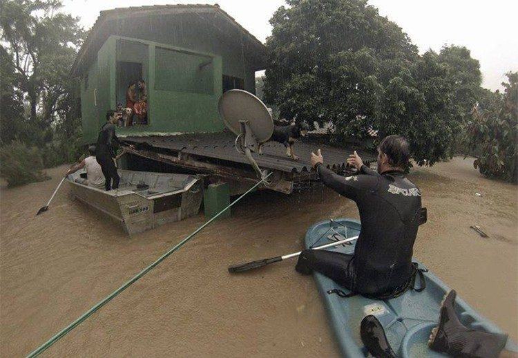 Chuva desalojou várias famílias na cidade. (Andre Motta/ Prefeitura de São Sebastião)