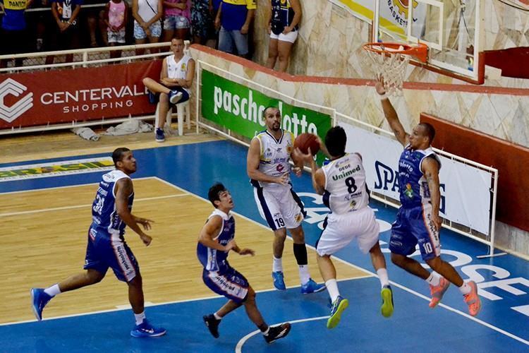 Mesmo em casa, São José não conseguiu segurar o Bauru. (Foto: Arthur Marega Filho | São José Desportivo)