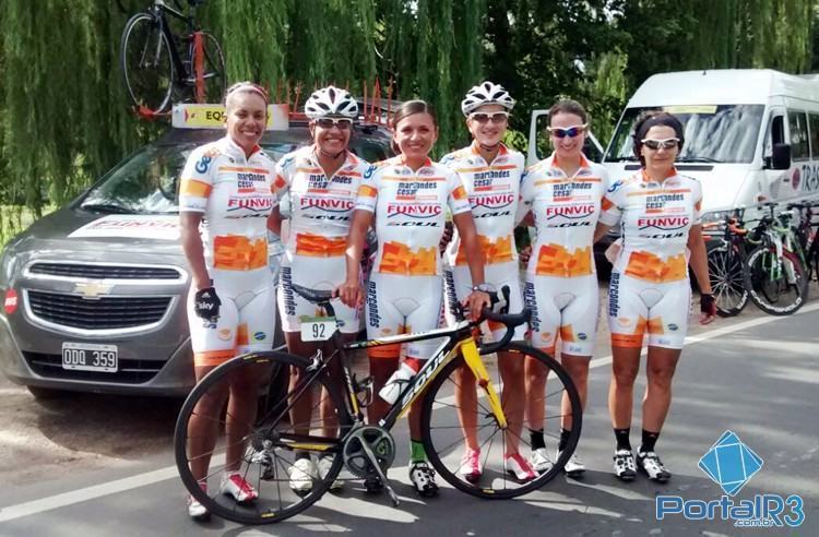 Equipe de São José dos Campos que está competindo na Argentina. (Foto: Ciclismo SJC)