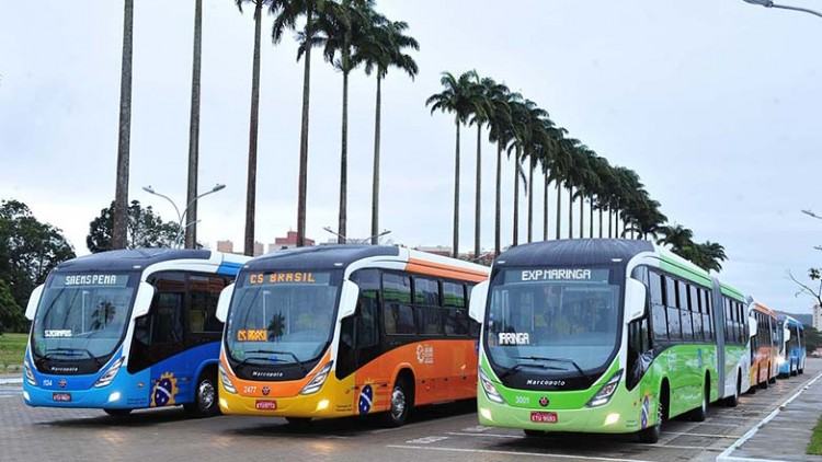 Atualmente são nove veículos em operação nas linhas de maior fluxo da cidade. Eles dão mais conforto ao usuário do transporte coletivo. (Foto: Claudio Capcuho/PMSJC)