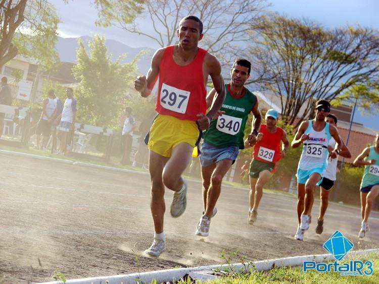 A partir do dia 2, atletas entram em ação nos Jogos Regionais de Taubaté. Na foto, prova de atletismo dos Jogos Regionais de 2010, último ano em que a cidade sediou a competição. (Fotos: Luis Claudio Antunes/PortalR3)