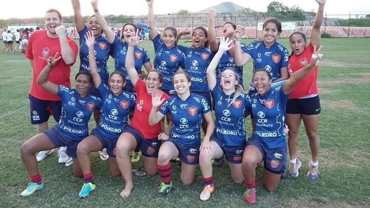 Meninas do São José comemoram título brasileiro sobre o Charrua. (Foto: Divulgação/São José Rugby)