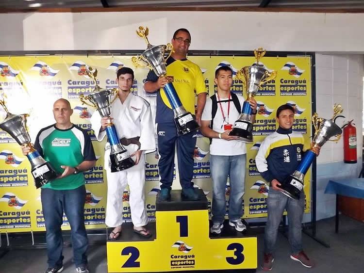 Premiação final da Taça Cidade Caraguatatuba de judô. (Foto: Divulgação)