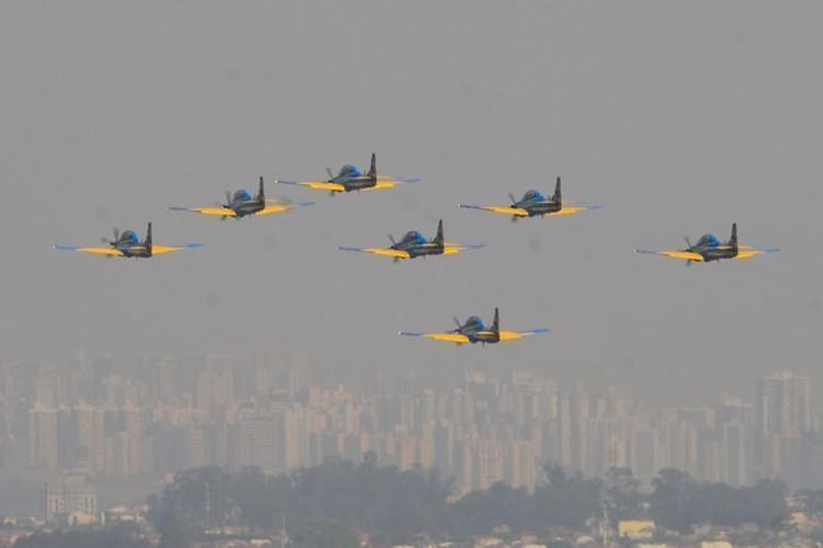 Esquadrilha da Fumaça volta ao céu de Brasília com os novos aviões A 29 Super Tucano. (Foto: Marcello Casal Jr/Agência Brasil)