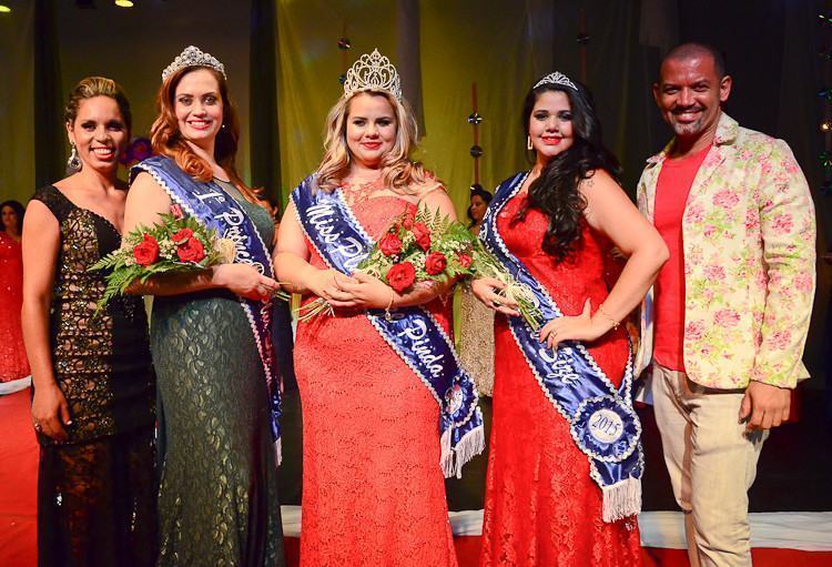 Rainha e princesas ao lado de Allan e Célia Lima, organizadores do evento. (Foto: Luis Claudio Antunes/PortalR3)