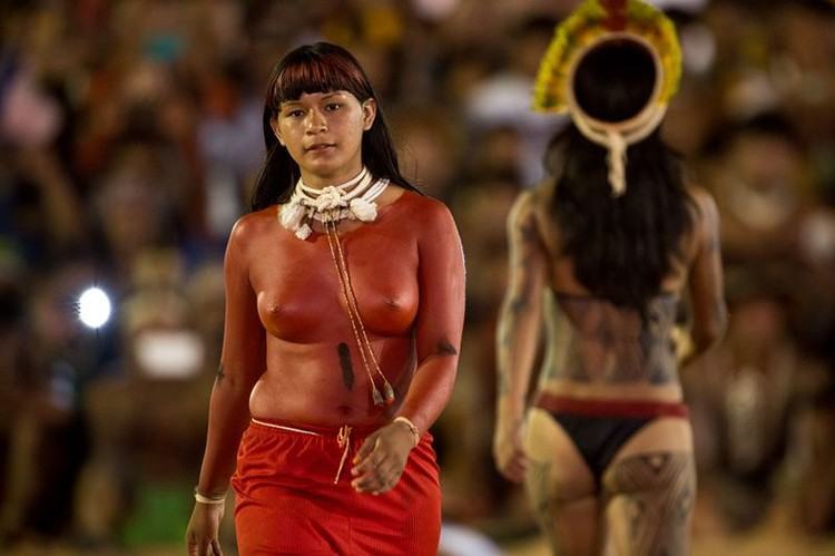 Palmas (TO) - Mulheres de diversas etnias participam de desfile de beleza indígena durante os Jogos Mundiais dos Povos Indígenas. (Foto: Marcelo Camargo/Agência Brasil)